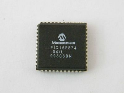 PIC16F874-04L 8 BIT MICROCONTROLLER  MICROCHIP PLCC44 PIC16F874