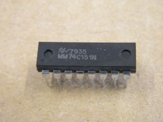 74C151 DIL16 8 T1 DATA SELECTOR